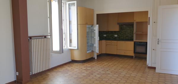 Dormans (51700) PROPRIETE VITICOLE avec GITE