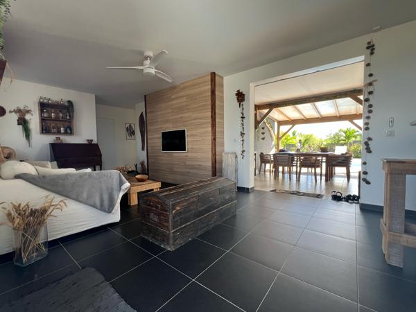 LAMENTIN- Maison T4 de plain pied