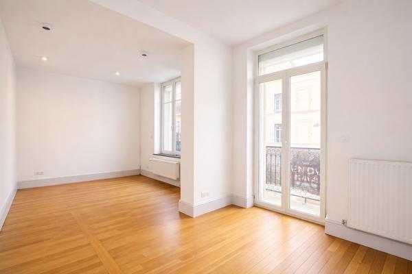 Nancy (54000) Magnifique maison de centre-ville -Rue de Messier - avec jardin 200 m2