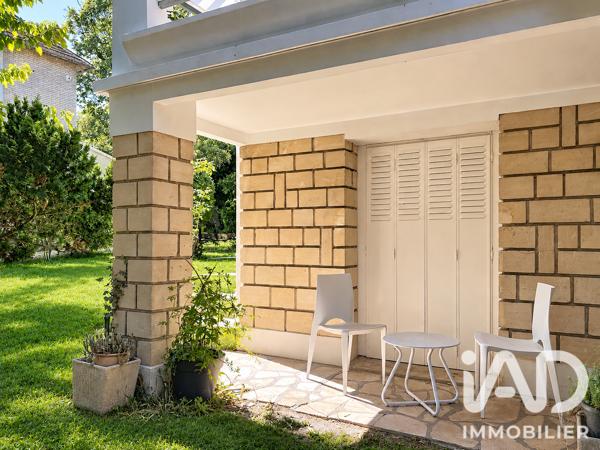 Maison à vendre 7 pièces 127,79 m² Le Mesnil-le-Roi