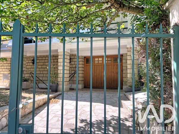 Maison à vendre 7 pièces 127,79 m² Le Mesnil-le-Roi