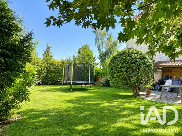 Maison à vendre 7 pièces 127,79 m² Le Mesnil-le-Roi