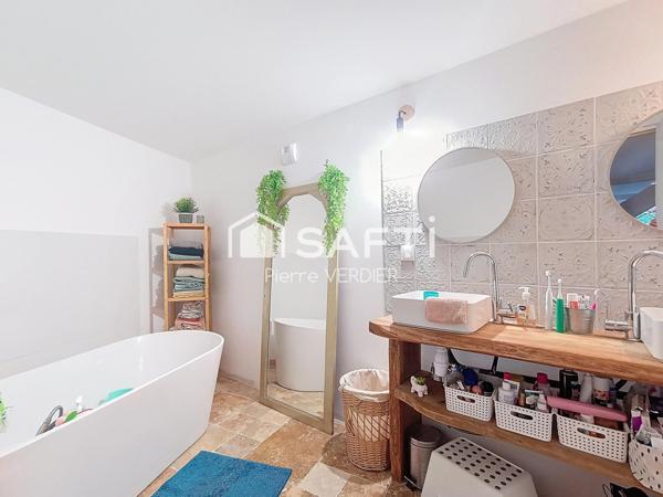 Charme, rénové, terrain arboré