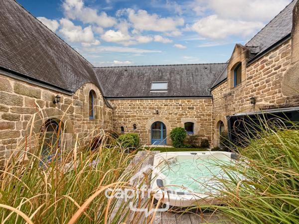 Superbe propriété à vendre 10 pièces proche de PONTIVY (56), alliant caractère et confort moderne