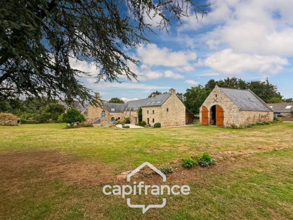 Superbe propriété à vendre 10 pièces proche de PONTIVY (56), alliant caractère et confort moderne