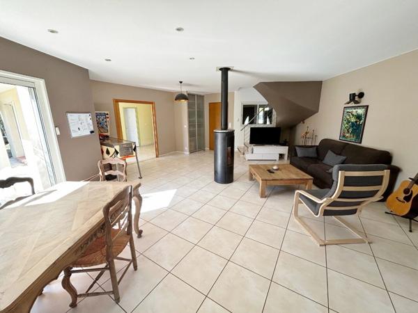 Maison 5 pièce(s) 165 m2 sur 832 m² dans une impasse