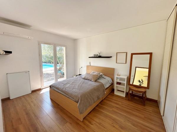 Maison 5 pièce(s) 165 m2 sur 832 m² dans une impasse