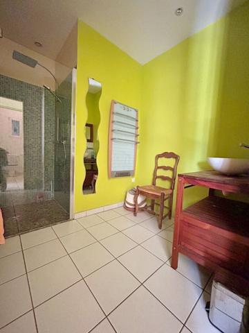 Maison 5 pièce(s) 165 m2 sur 832 m² dans une impasse