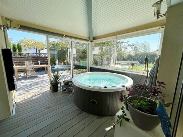 Maison 5 pièce(s) 165 m2 sur 832 m² dans une impasse