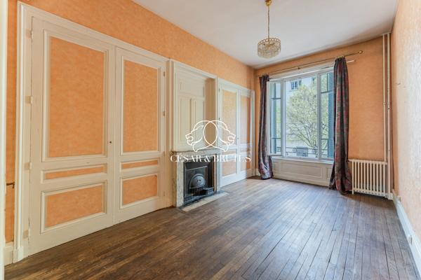 Rare : Appartement bourgeois 6 pièces