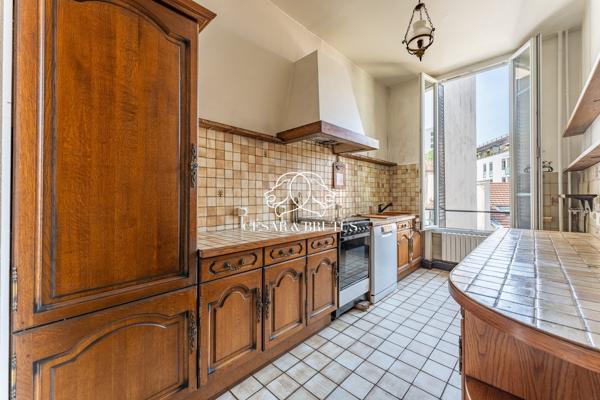 Rare : Appartement bourgeois 6 pièces