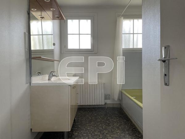 Saumur Maison contemporaine Ajouter à ma sélection Référence : 6375