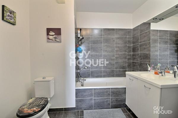 (Visite virtuelle) - À VENDRE, Appartement T4 de 78 m², triple exposition, avec Terrasse de 48 m² & Garage double, Proximité Place Ronde , VILLEURBANNE (69100)