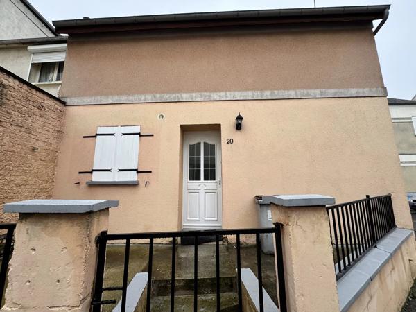 Location                                                      Maison
                        
                     2 pièces                      47 m2                     à Saint-Quentin