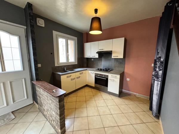 Location                                                      Maison
                        
                     2 pièces                      47 m2                     à Saint-Quentin