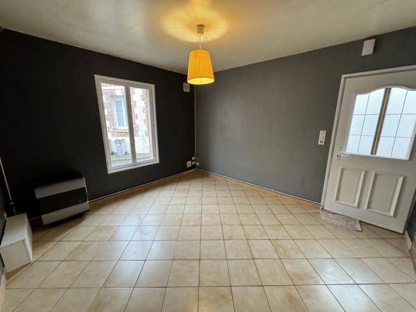 Location                                                      Maison
                        
                     2 pièces                      47 m2                     à Saint-Quentin