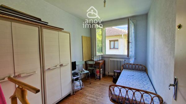 Maison
                                                                                                                                                                                                                                                                                                                        7 pièce(s)                                                                                                                                                                                                          4 chambre(s)                                                                                                                                                                                                          177  m²