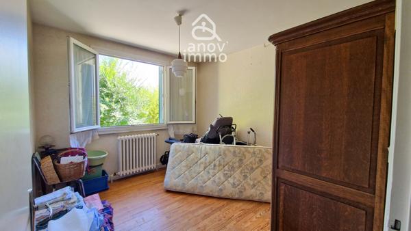 Maison
                                                                                                                                                                                                                                                                                                                        7 pièce(s)                                                                                                                                                                                                          4 chambre(s)                                                                                                                                                                                                          177  m²