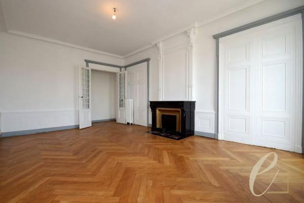 LYON 1er Quais du Rhône – Appartement T4 de 153 m² sans vis à vis avec garage