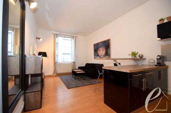 LYON 1er Quais du Rhône – Appartement T4 de 153 m² sans vis à vis avec garage