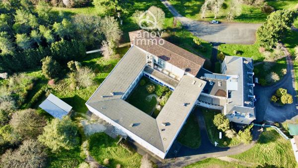 Immeuble
                                                                                                                                                
                                                                                                                                                
                                                                                                                                                
                                                    
                                                                                                                                                                                                                                                                                                                        3150  m²                                                                                                                                                                                                         1 etage(s)