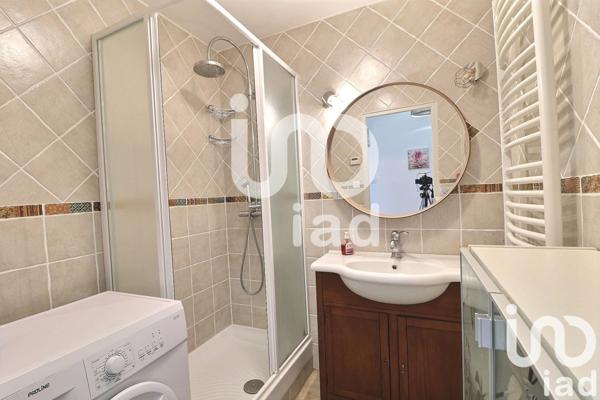 Appartement 3 pièces de 58 m² à Saint-Cyr-sur-Mer (83270)