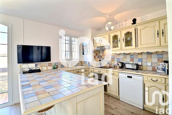 Appartement 3 pièces de 58 m² à Saint-Cyr-sur-Mer (83270)