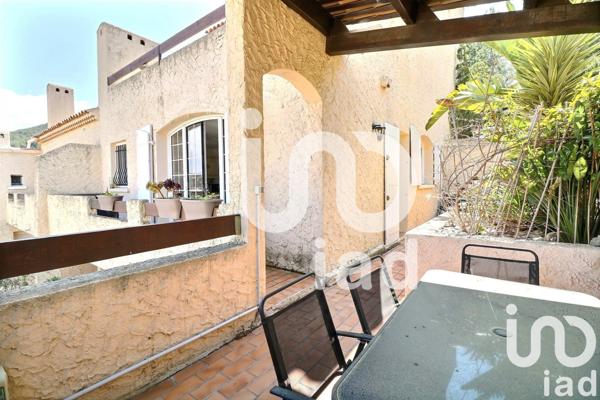 Appartement 3 pièces de 58 m² à Saint-Cyr-sur-Mer (83270)