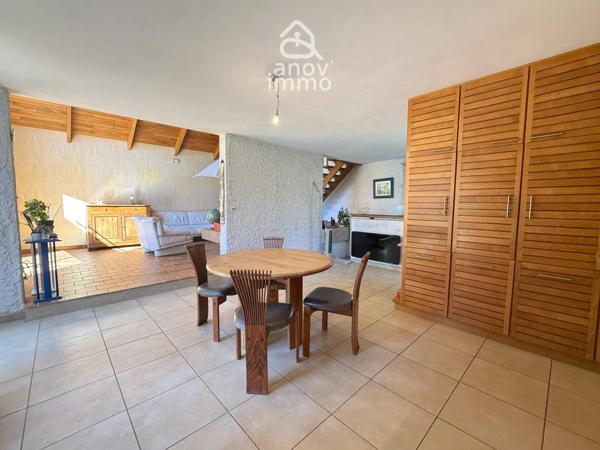 Maison
                                                                                                                                                                                                                                                                                                                        7 pièce(s)                                                                                                                                                                                                          5 chambre(s)                                                                                                                                                                                                          190  m²