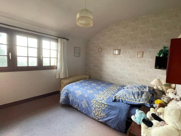 Maison
                                                                                                                                                                                                                                                                                                                        5 pièce(s)                                                                                                                                                                                                          4 chambre(s)                                                                                                                                                                                                          103  m²