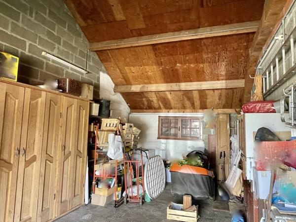 Maison
                                                                                                                                                                                                                                                                                                                        5 pièce(s)                                                                                                                                                                                                          4 chambre(s)                                                                                                                                                                                                          103  m²