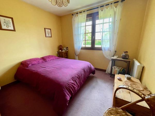 Maison
                                                                                                                                                                                                                                                                                                                        5 pièce(s)                                                                                                                                                                                                          4 chambre(s)                                                                                                                                                                                                          103  m²