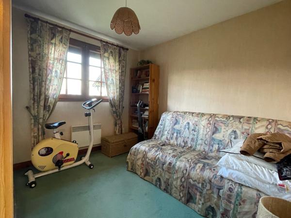 Maison
                                                                                                                                                                                                                                                                                                                        5 pièce(s)                                                                                                                                                                                                          4 chambre(s)                                                                                                                                                                                                          103  m²