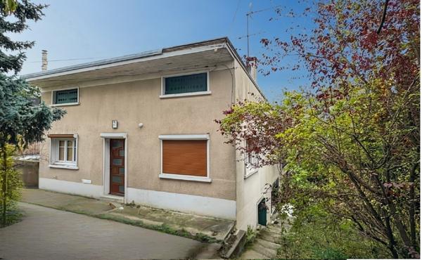 Maison 8 pièces - 210 m²