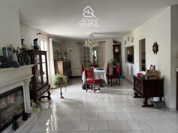 Maison
                                                                                                                                                                                                                                                                                                                        8 pièce(s)                                                                                                                                                                                                          6 chambre(s)                                                                                                                                                                                                          270  m²