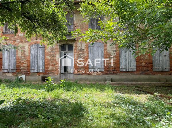 Maison de ville à rénover avec jardin