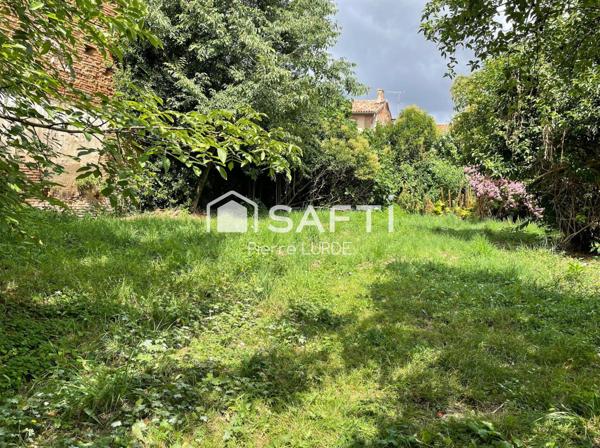 Maison de ville à rénover avec jardin