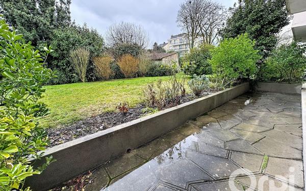 Appartement à vendre    4 pièces • 74,77 m2 Clamart