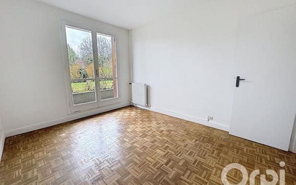 Appartement à vendre    4 pièces • 74,77 m2 Clamart