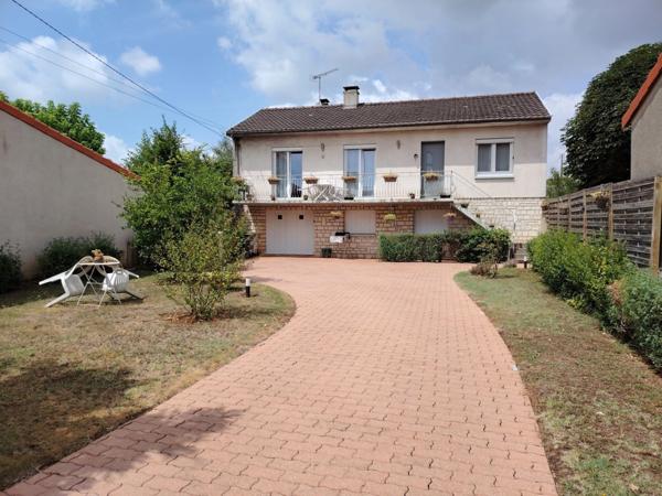 A vendre Jolie Maison de 113 m² sur un Terrain de 840 m² secteur calme et proche du centre ville Poitiers.