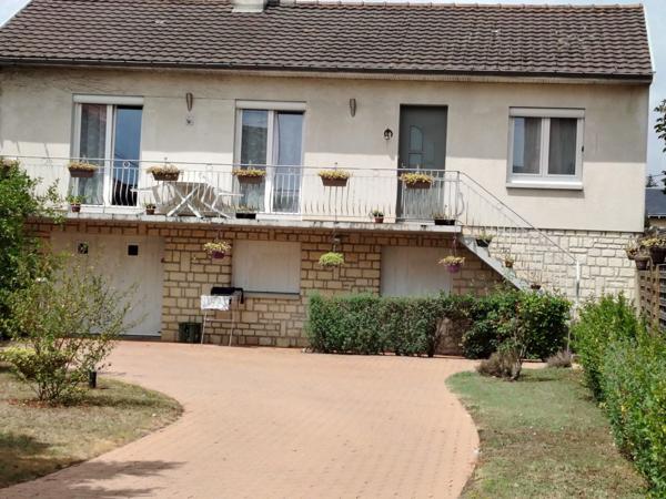 A vendre Jolie Maison de 113 m² sur un Terrain de 840 m² secteur calme et proche du centre ville Poitiers.