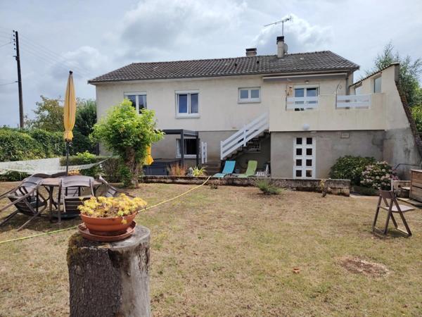 A vendre Jolie Maison de 113 m² sur un Terrain de 840 m² secteur calme et proche du centre ville Poitiers.