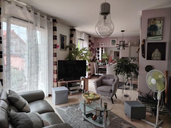 A vendre Jolie Maison de 113 m² sur un Terrain de 840 m² secteur calme et proche du centre ville Poitiers.