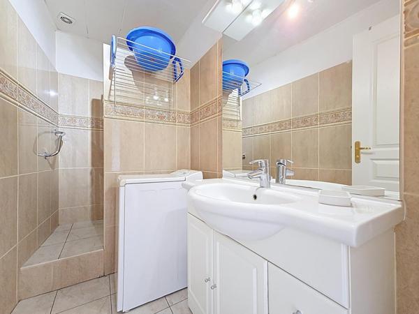 Charmant T2 à Lamalou-les-Bains – 1er étage, copropriété de 5 lots – Idéal curistes ou investisseurs