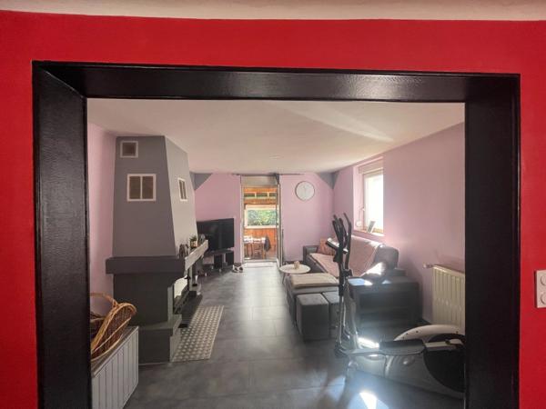 Vente                                                      Maison de village
                        
                     10 pièces                      152 m2                     à La Petite-Raon