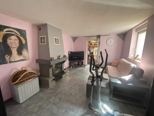 Vente                                                      Maison de village
                        
                     10 pièces                      152 m2                     à La Petite-Raon
