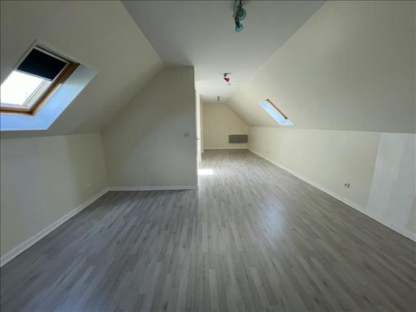 Maison à louer 852 € CC SEPMES 4 p 97 m² DPE D