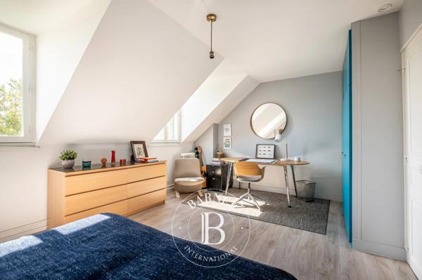 Asnières-sur-Seine, Maison 5 Chambres -  226 m² à vendre