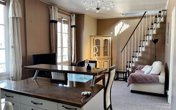 Appartement à louer    3 pièces • 65,63 m2 Versailles