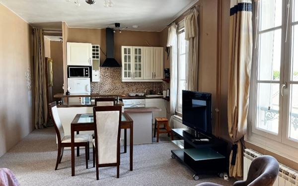 Appartement à louer    3 pièces • 65,63 m2 Versailles